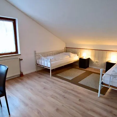 Monteursunterkunft Strasslach- Fitters' Accommodation With Shared Kitchen & Garden Exterior foto