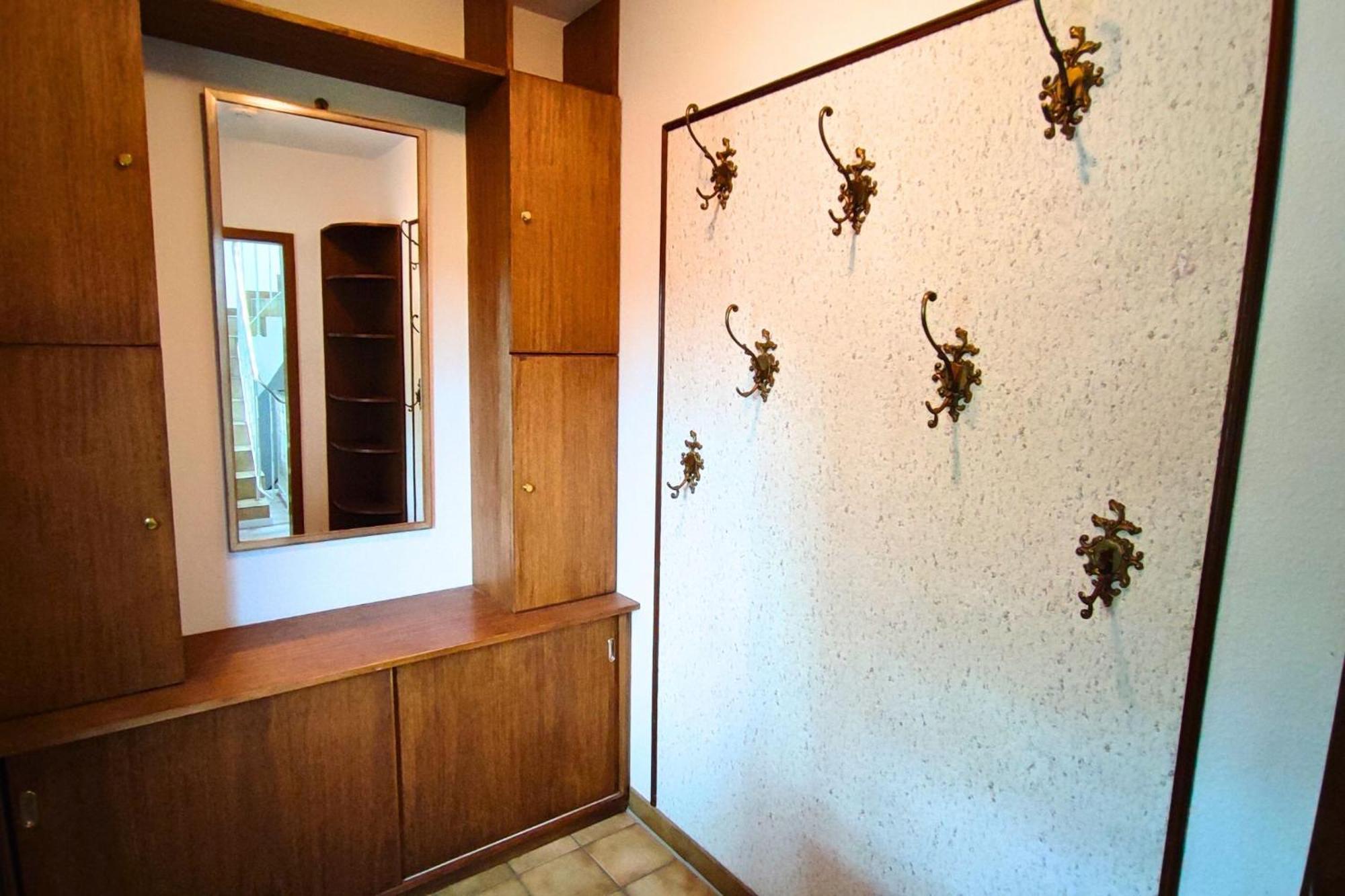 Monteursunterkunft Strasslach- Fitters' With Shared Kitchen & Garden Apartment *