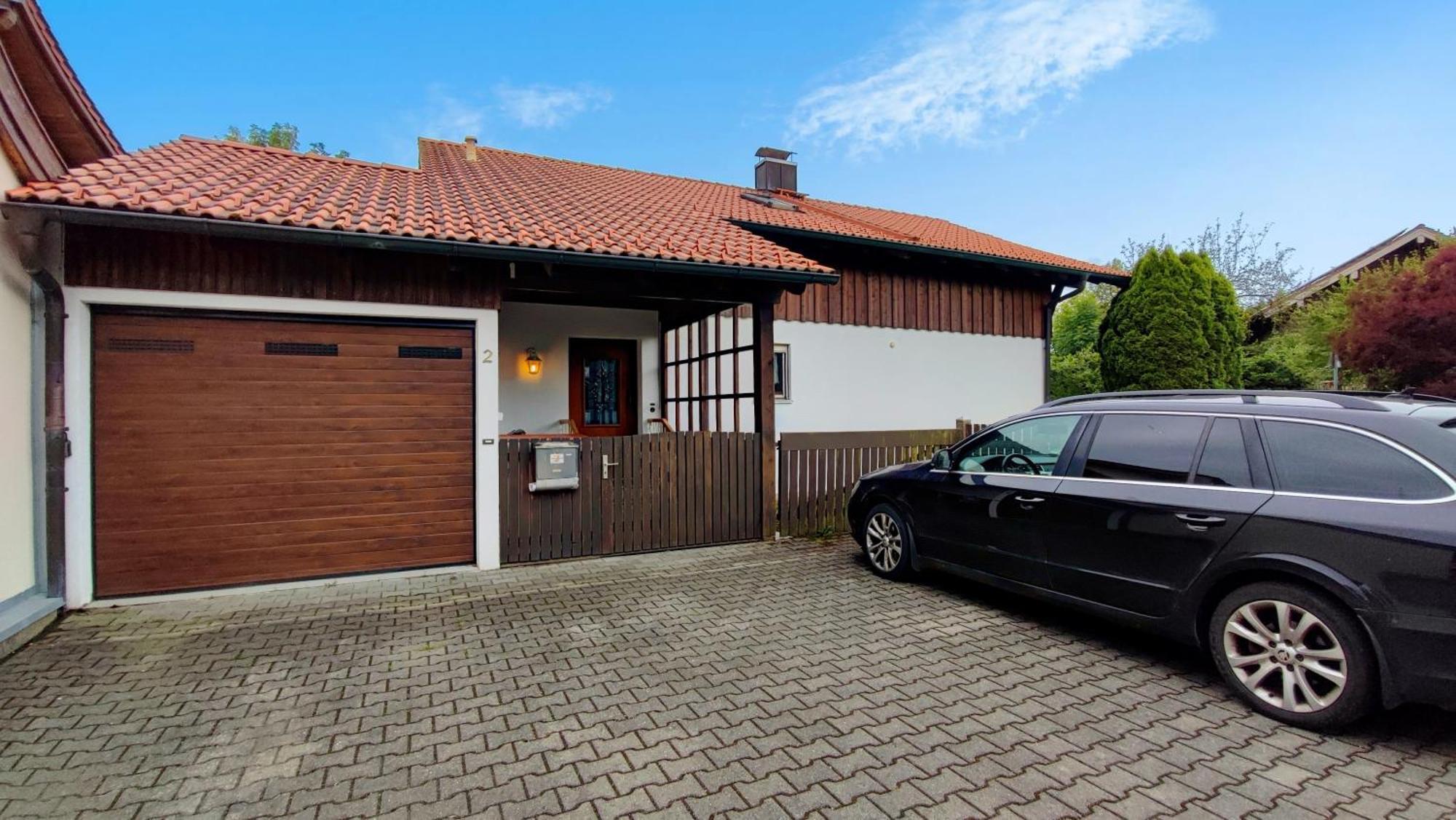 Monteursunterkunft Strasslach- Fitters' With Shared Kitchen & Garden *