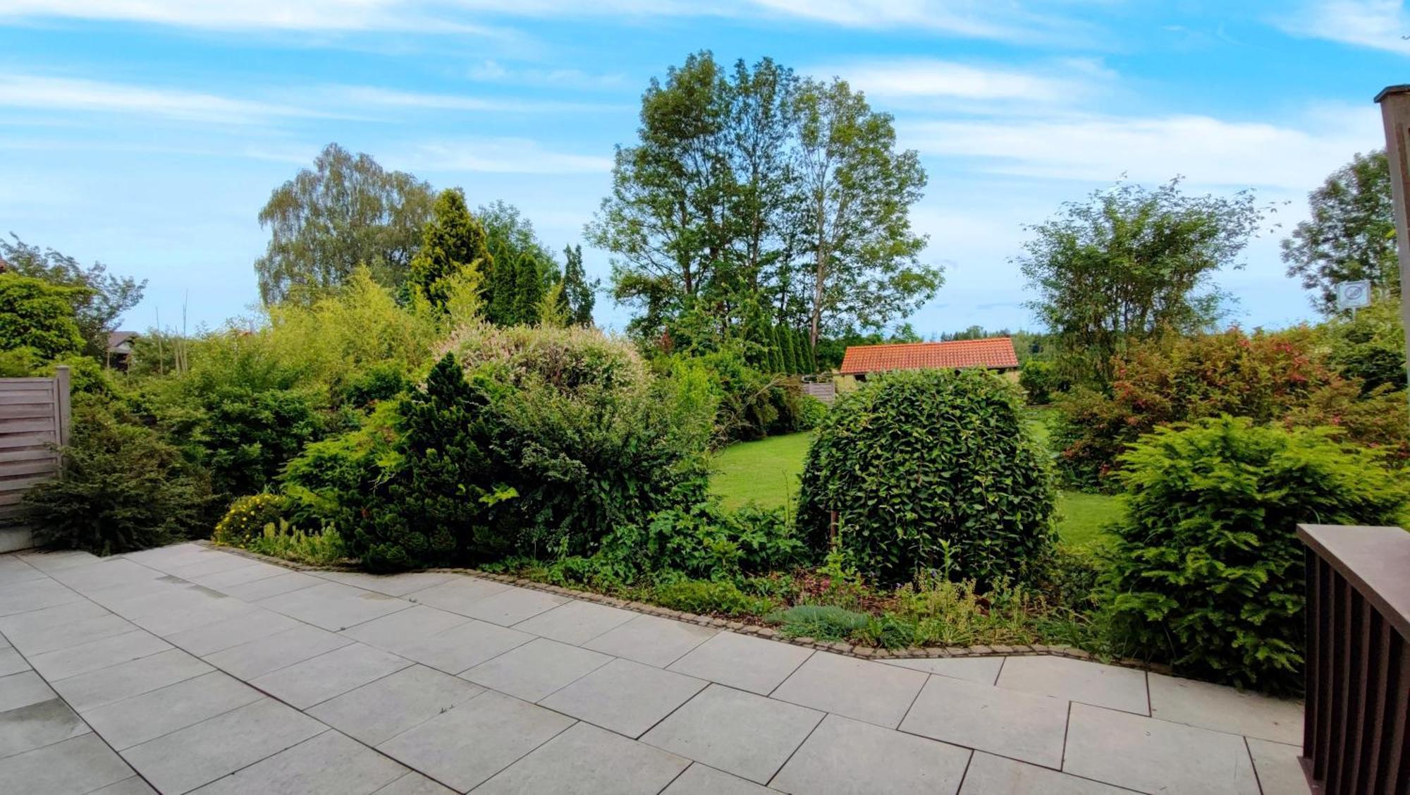 Monteursunterkunft Strasslach- Fitters' With Shared Kitchen & Garden Apartment *