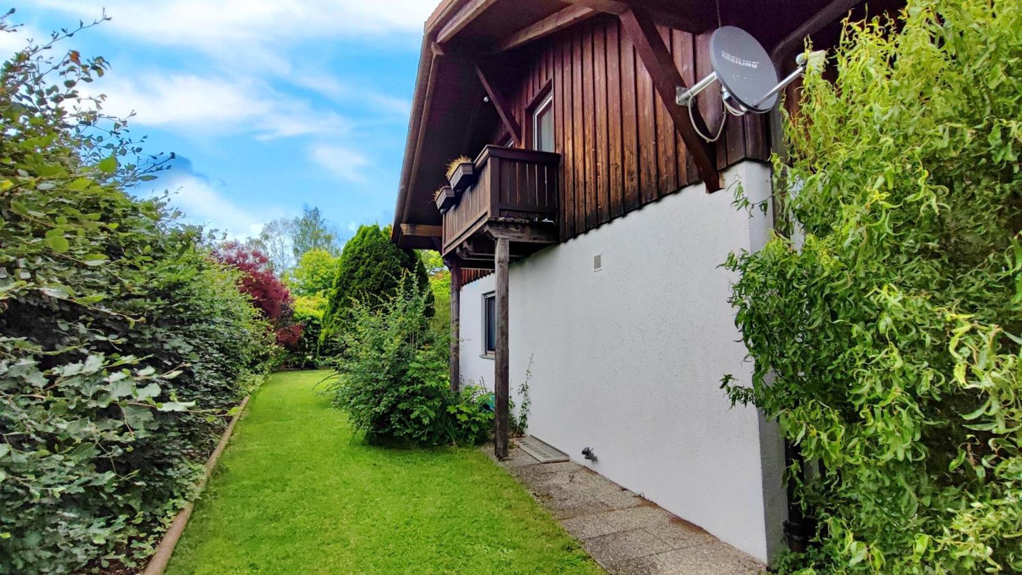 Monteursunterkunft Strasslach- Fitters' With Shared Kitchen & Garden Apartment *