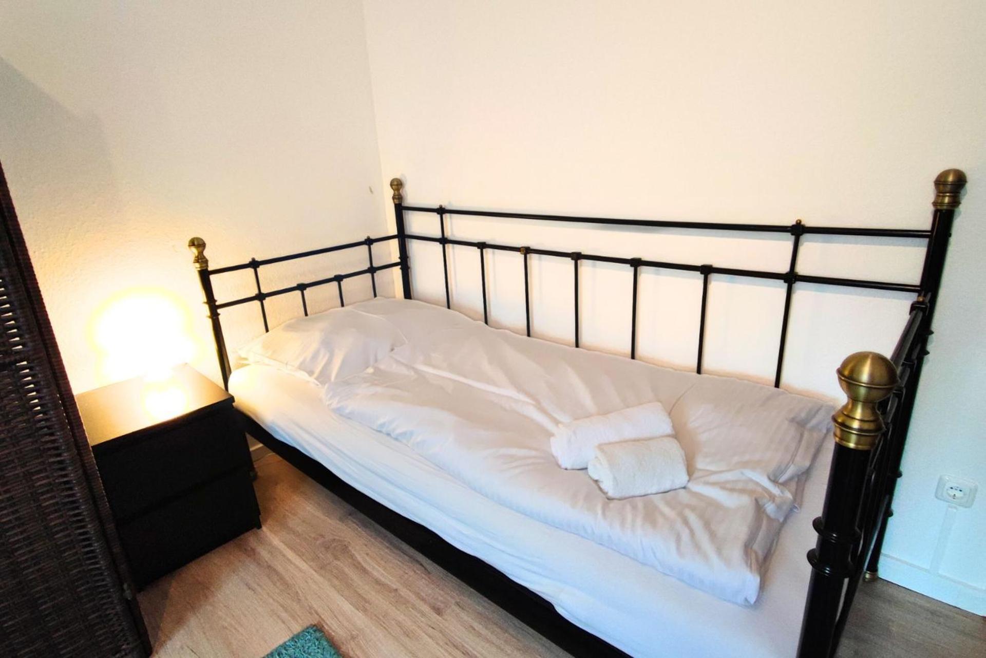 Apartment Monteursunterkunft Strasslach- Fitters' With Shared Kitchen & Garden