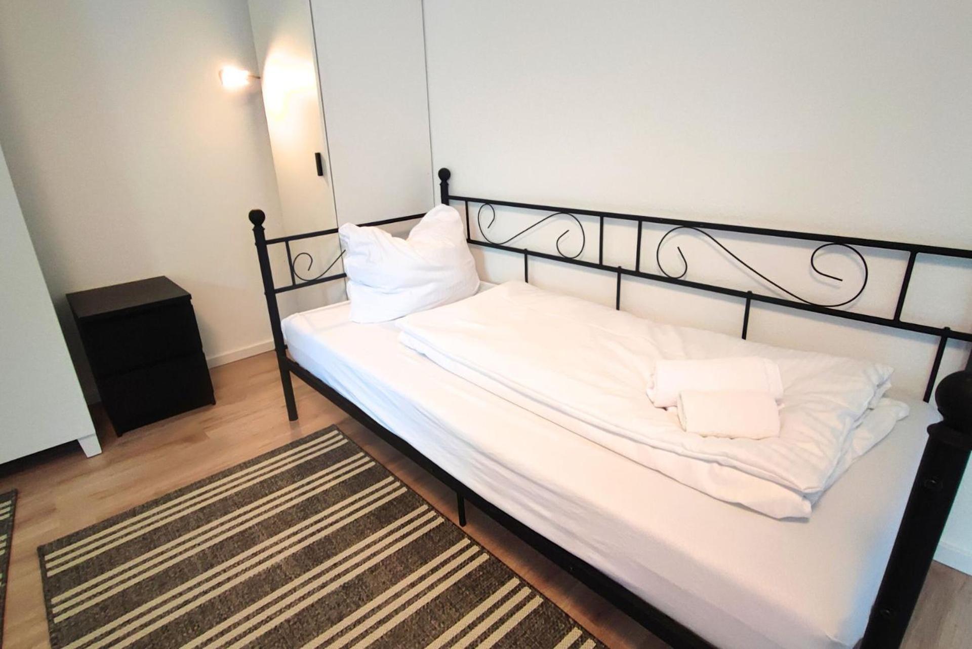 Apartment Monteursunterkunft Strasslach- Fitters' With Shared Kitchen & Garden *