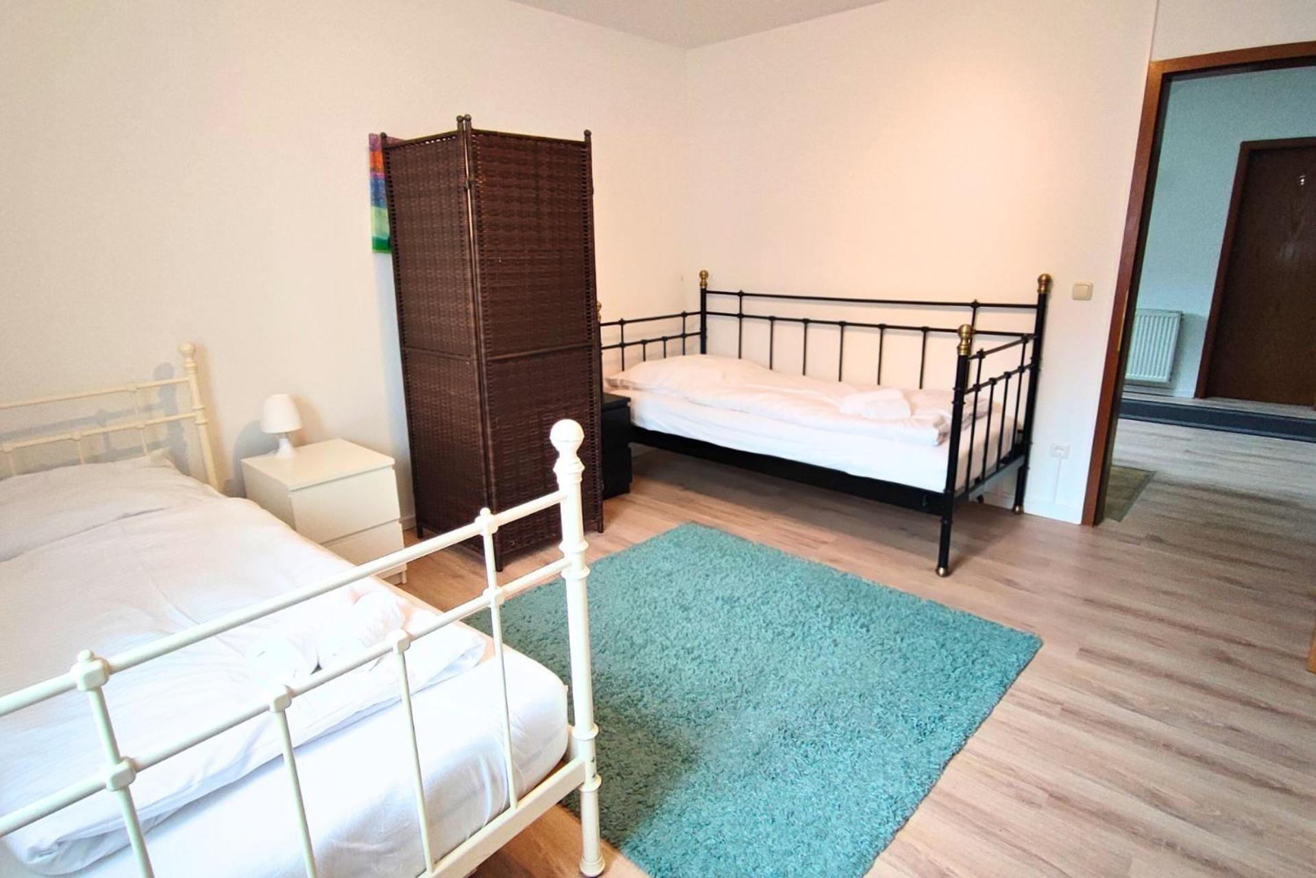 Apartment Monteursunterkunft Strasslach- Fitters' With Shared Kitchen & Garden
